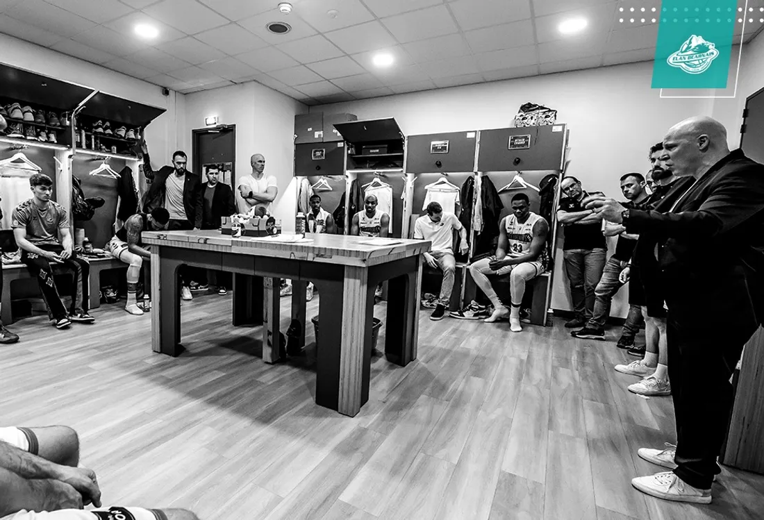 L'Elan Béarnais Pau-Lacq-Orthez dans son vestiaire 