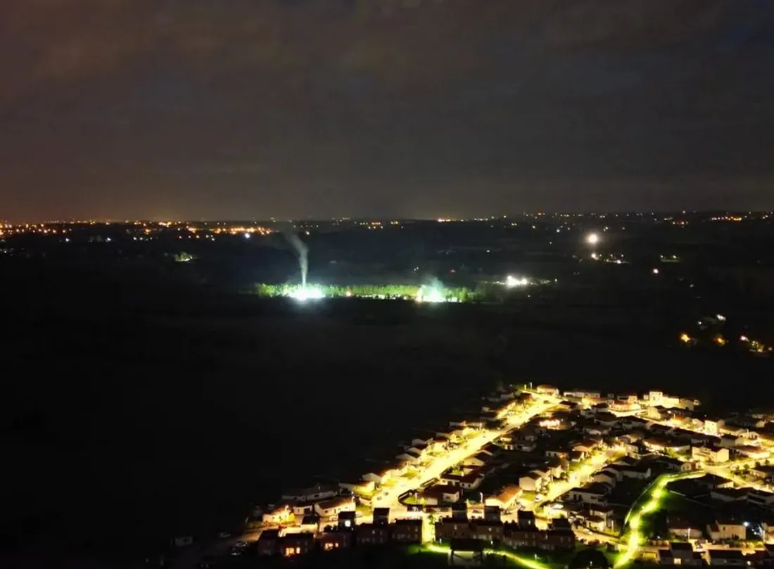 L'usine de Gragnague de nuit. 