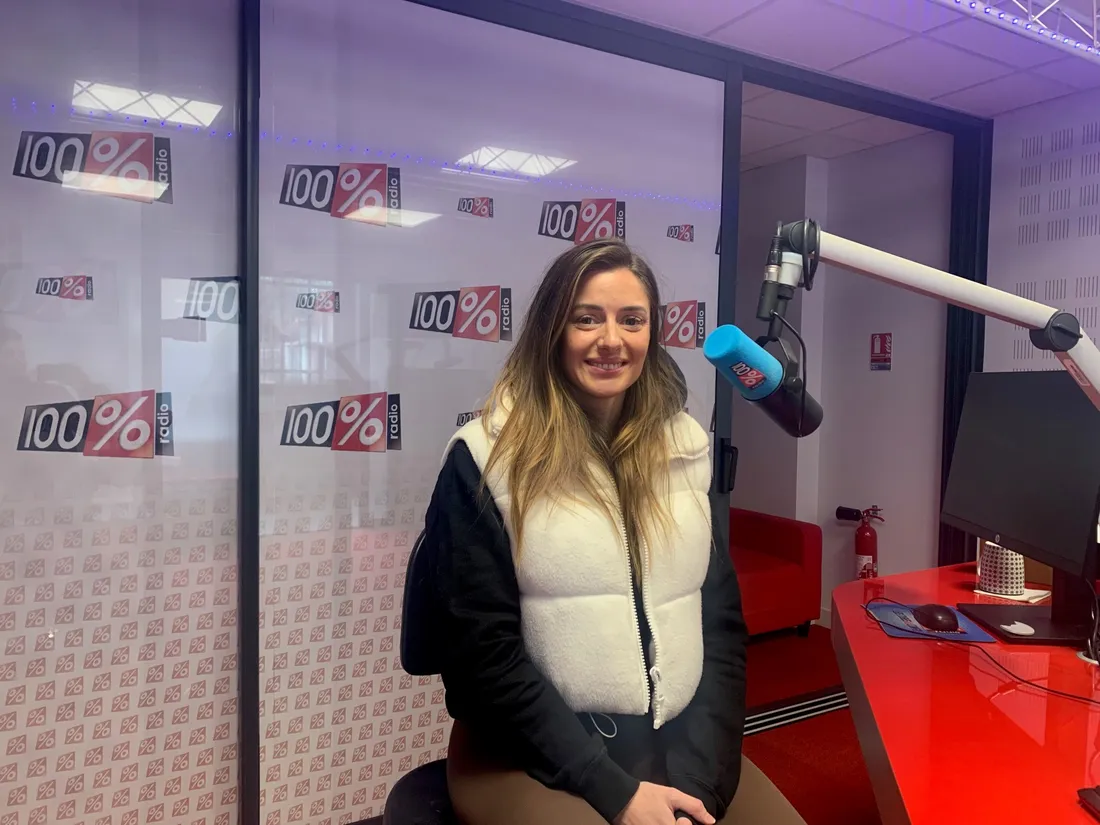 Loriana dans les studios de 100% à Toulouse.