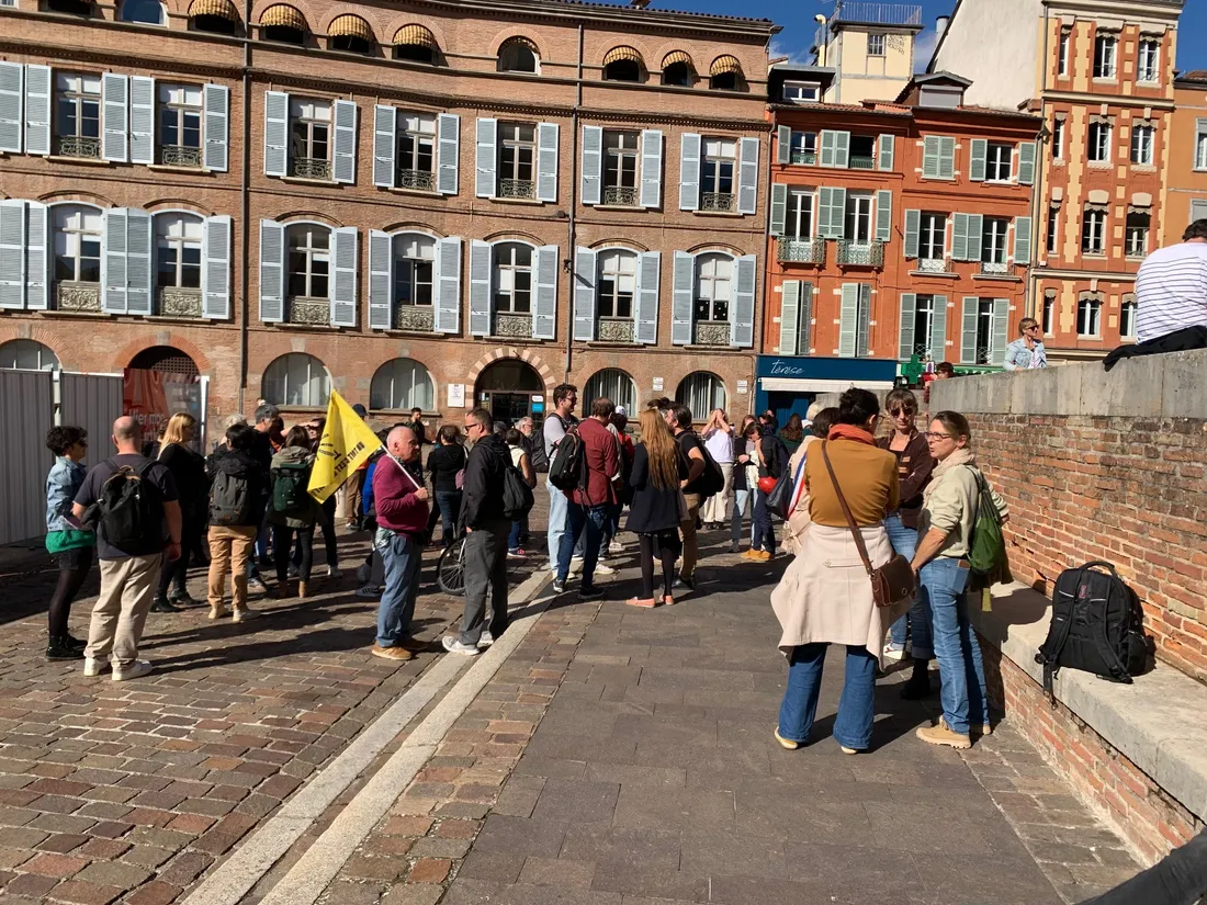 Manifestation à Toulouse pour alerter l'Etat sur la situation d'enfants scolarisés et sans logement