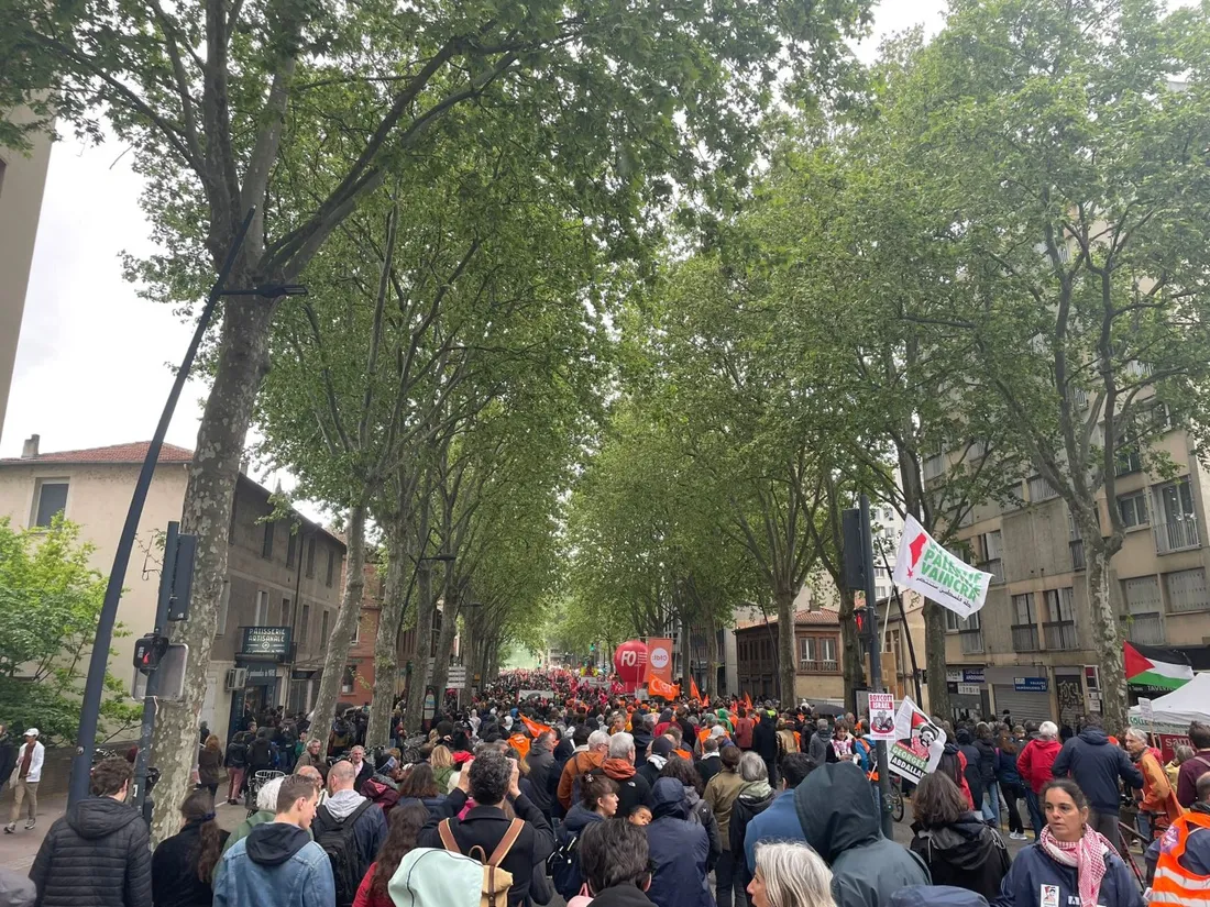 Le départ du cortège du 1er mai à Toulouse 