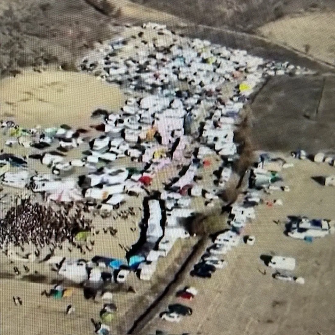 1.500 fêtards restaient présents lundi 