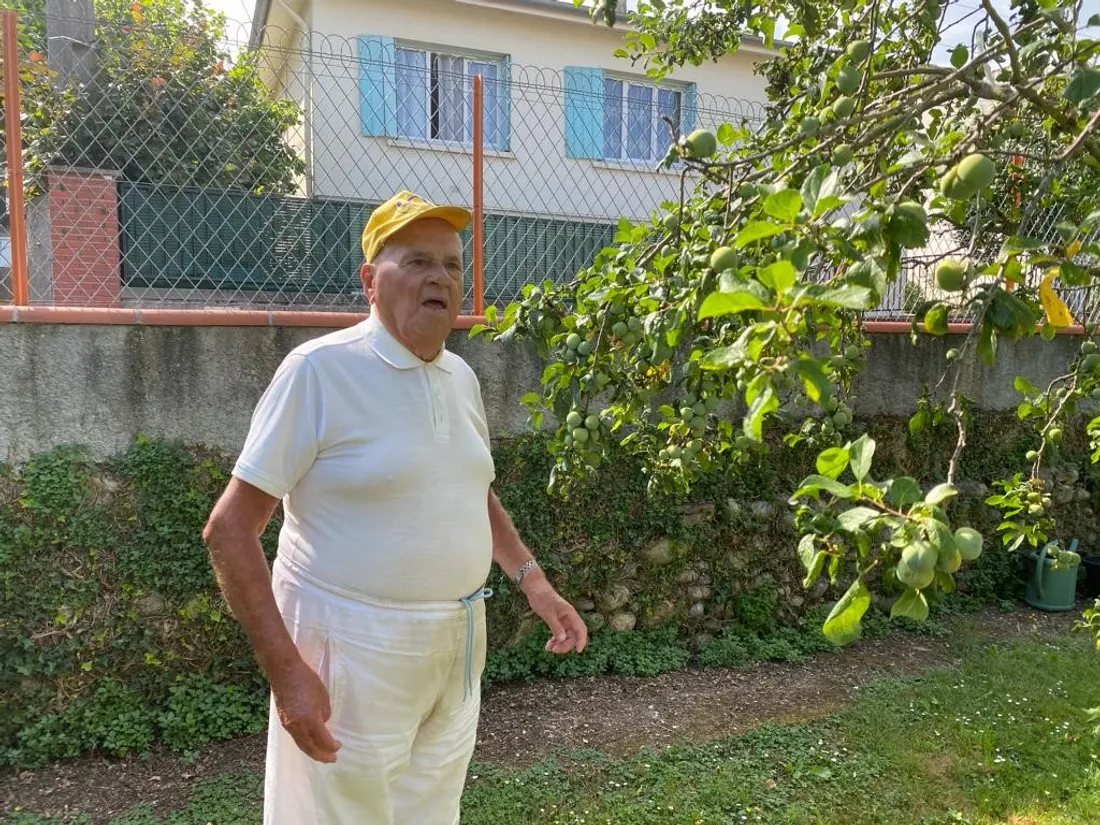 Gabriel Guiraud, pris en photo dans son jardin en 2020. 