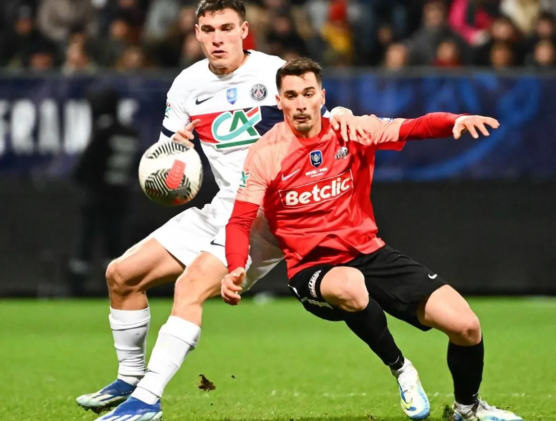 Jean Boyer le Revélois à la lutte avec Manuel Ugarte.