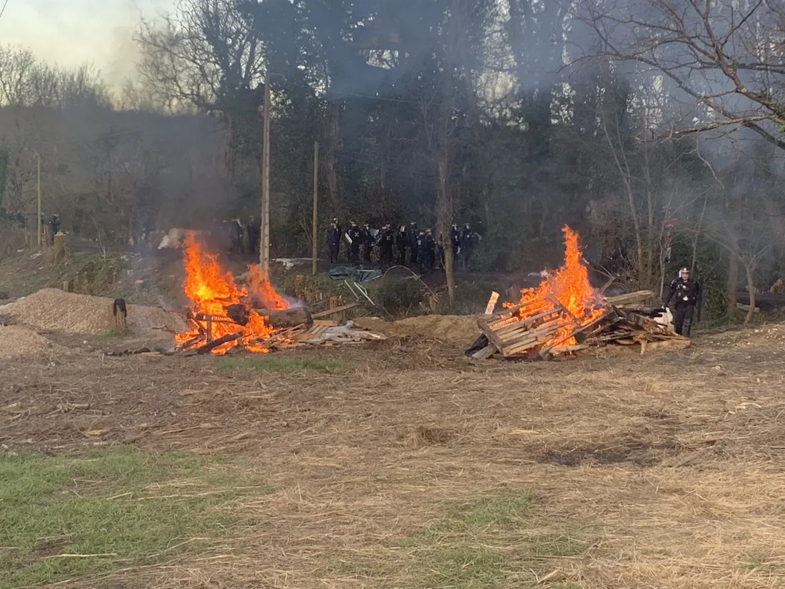 ZAD Crémade gendarmes A69 Saïx