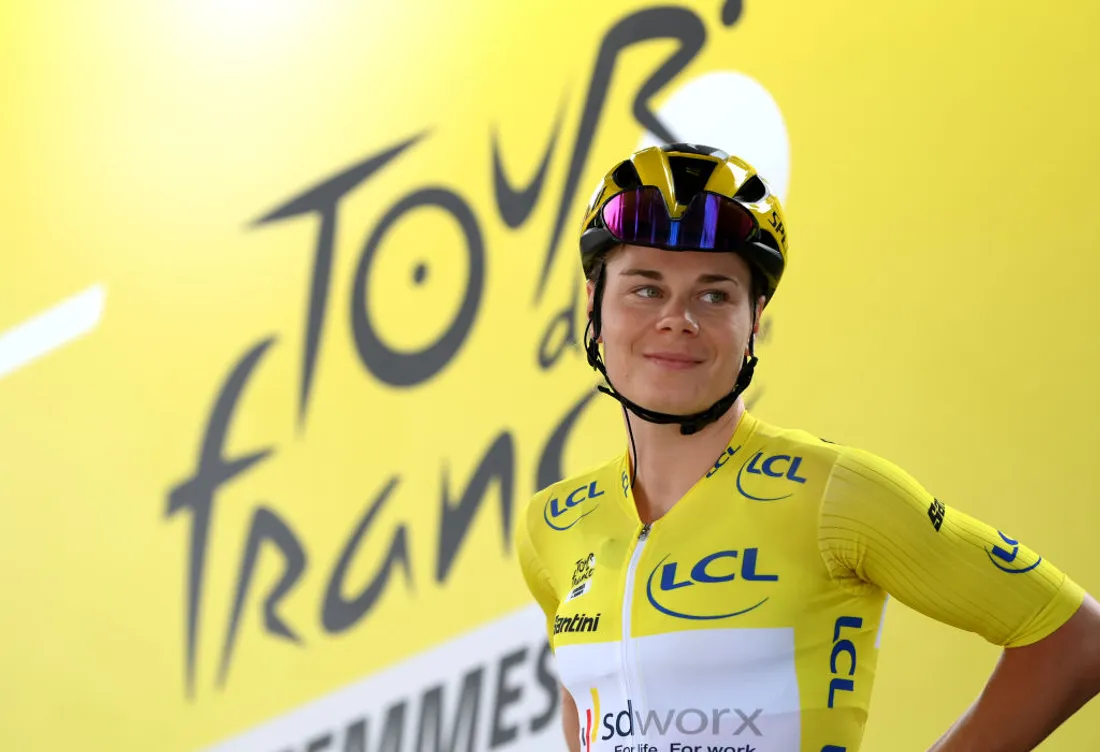 Le maillot jaune  Lotte Kopecky