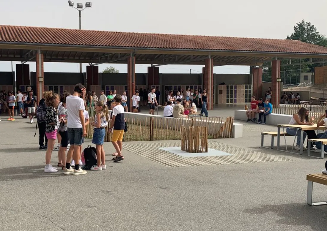La cour du collège Jean-Gay