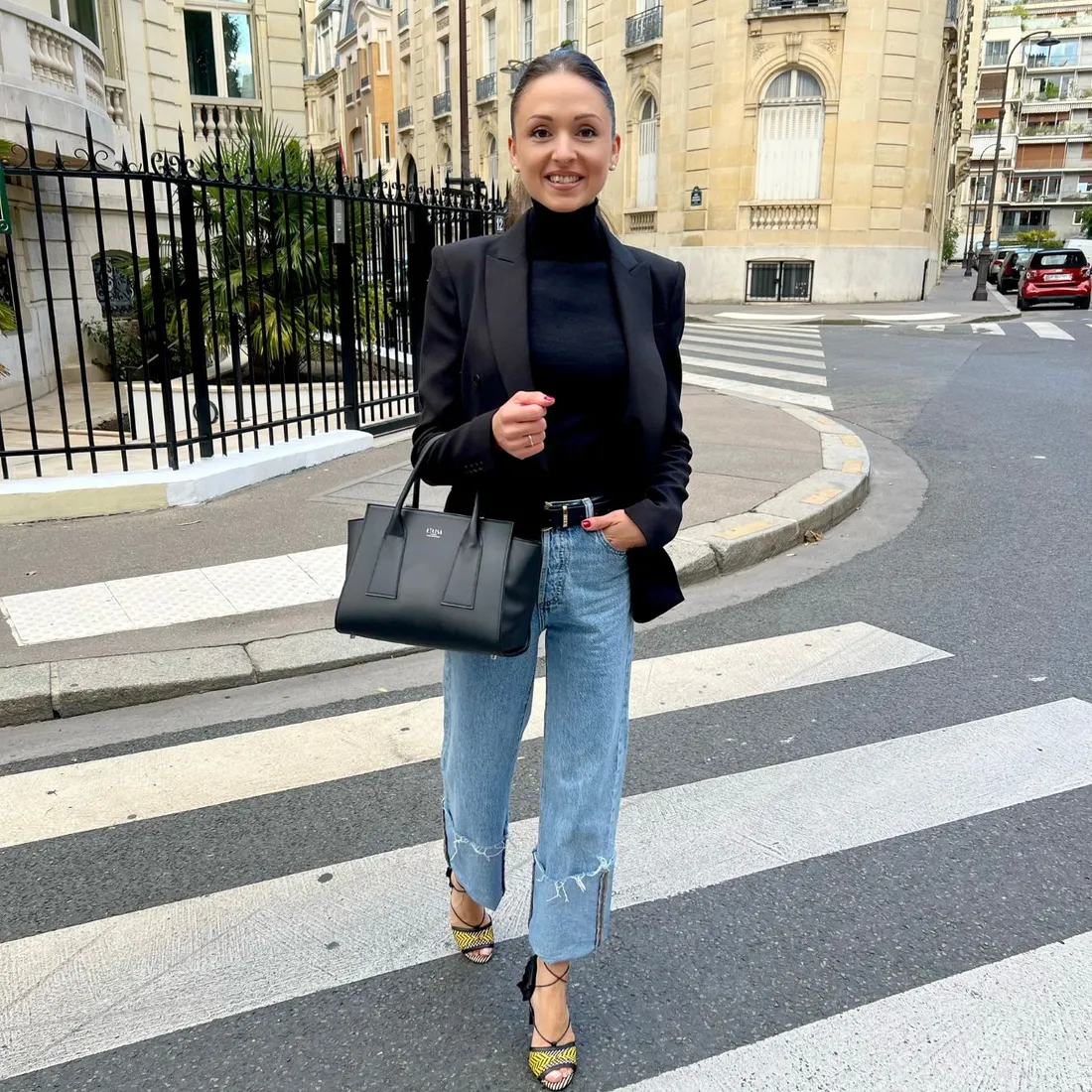 Elsa Ritter présente l'un de ses sacs, Lerisa