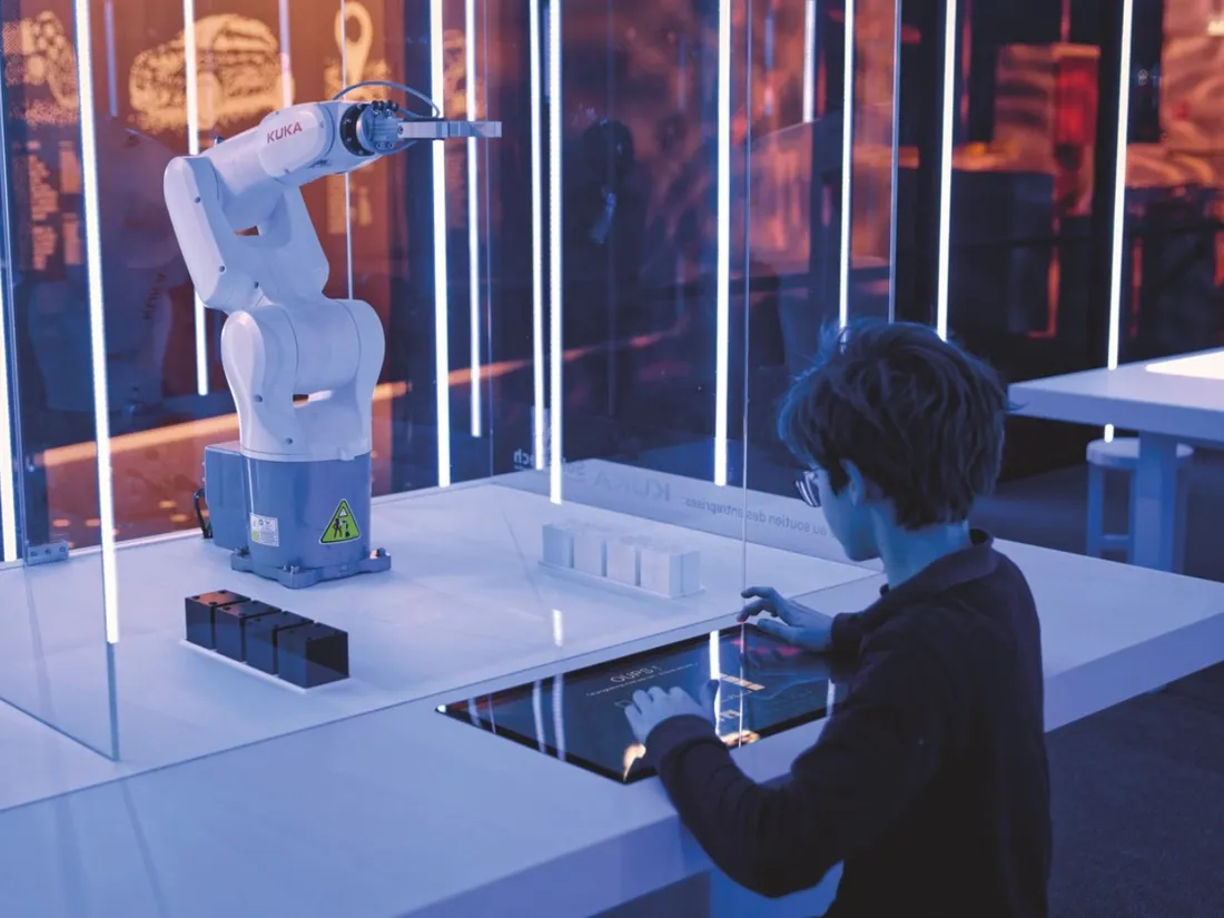 L'exposition "La Fabrique" propose une introduction aux IA.