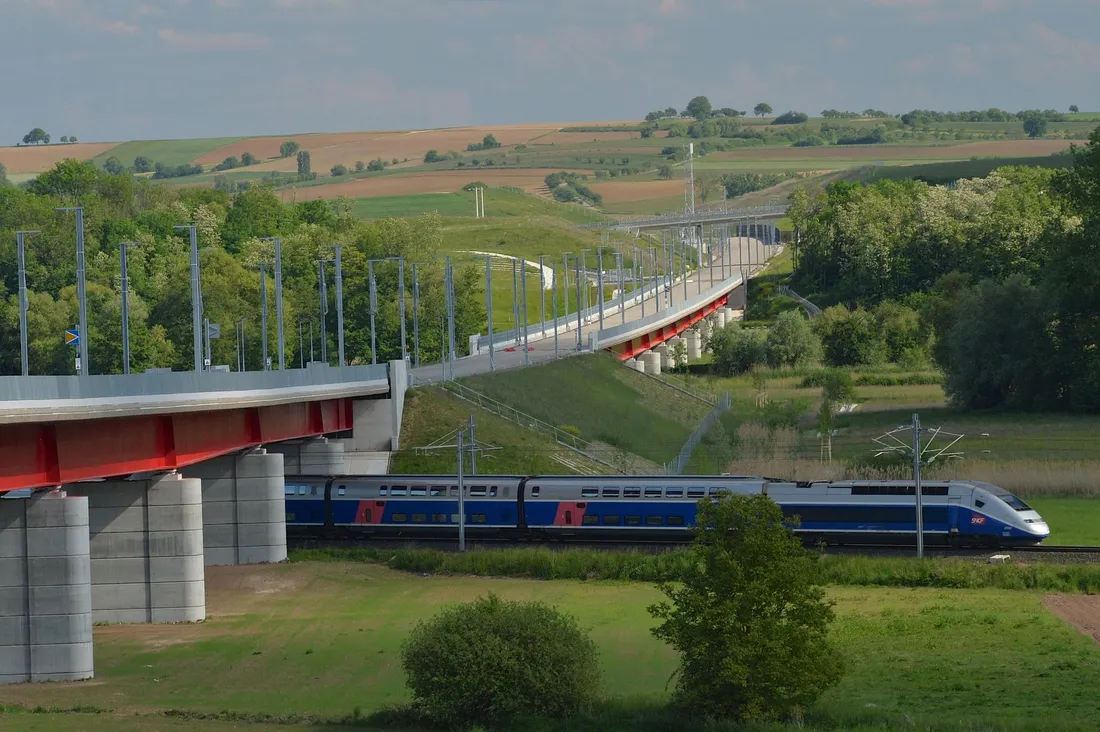 Le trafic des trains reste très perturbé sur les rails 
