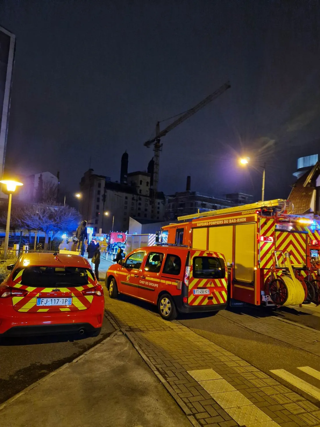 Intervention autour d'une cheminée de l'ancienne brasserie Fischer à Schiltigheim