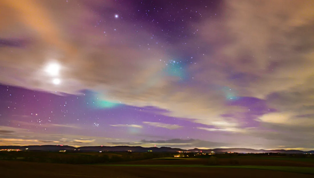 Le ciel est splendide avec les aurores boréales