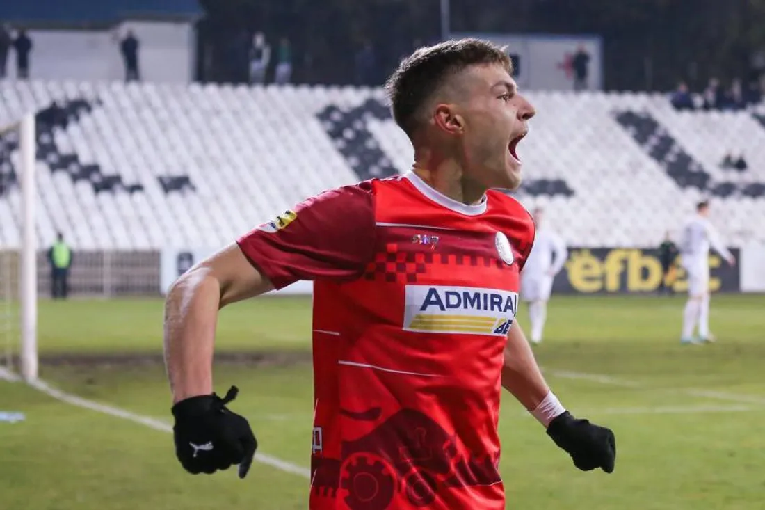 Milos Lukovic va s'engager avec le Racing Club de Strasbourg jusqu'en 2026 