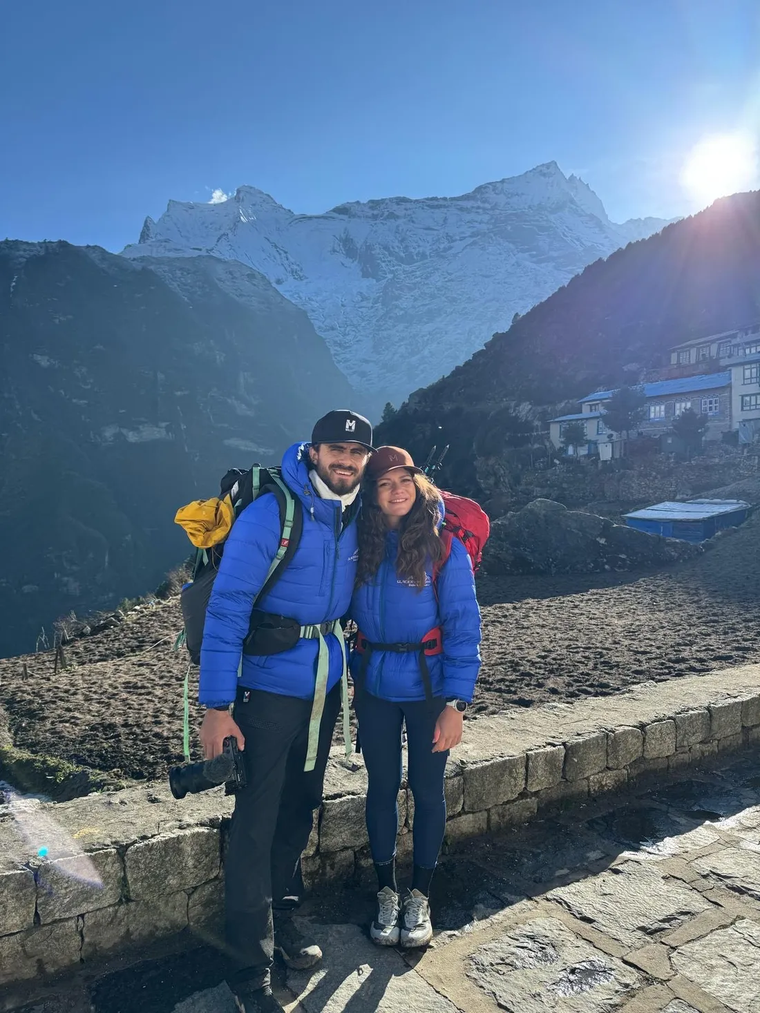 Constance Schaerer et Hugo Lorentz, son vidéaste, sont actuellement au camp de base de l'Everest
