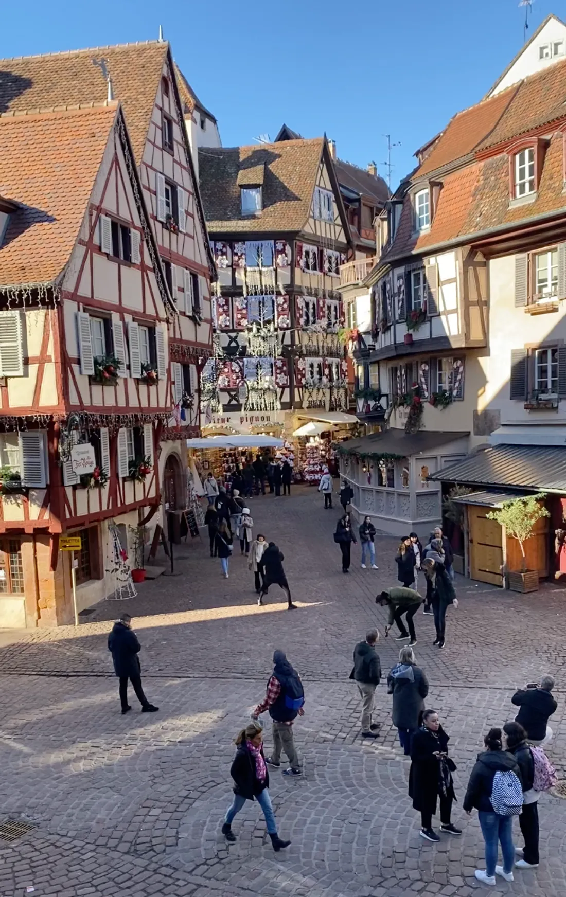 Le marché de Noël de Colmar a ouvert ses portes le 23 novembre.