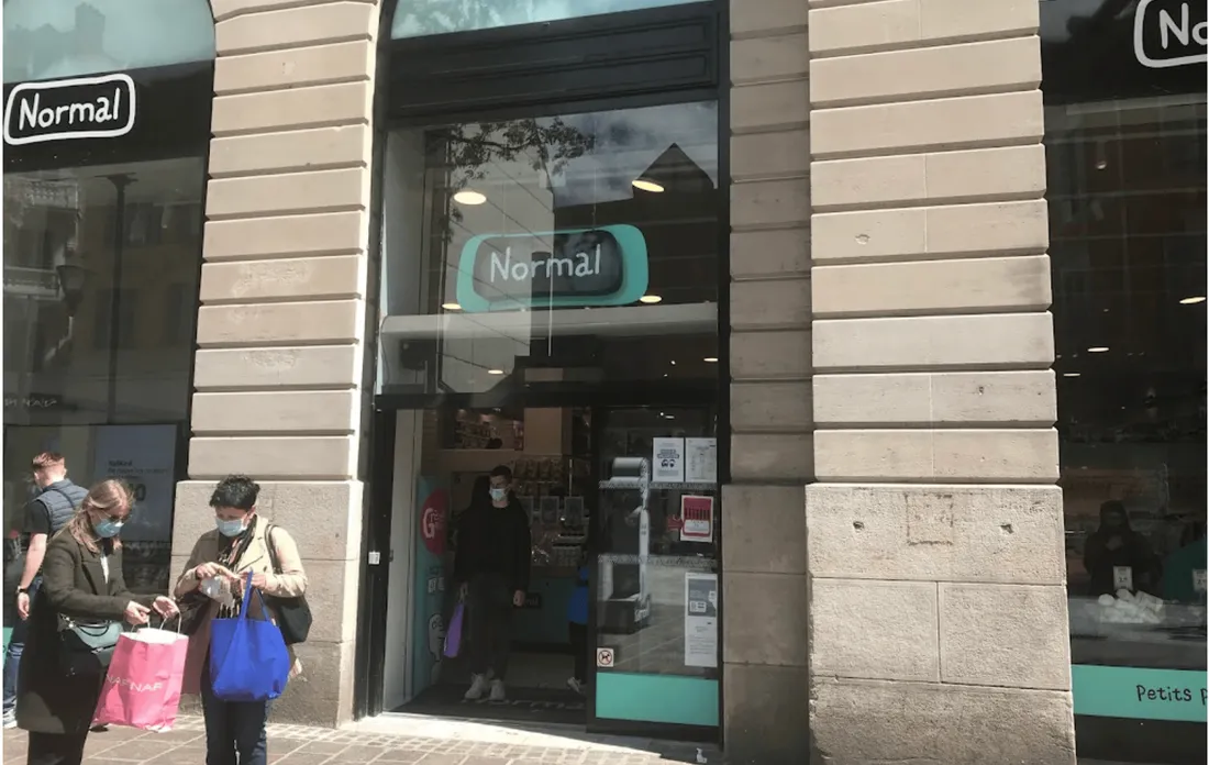 L'enseigne Normal se développe progressivement dans toutes les grandes villes de France