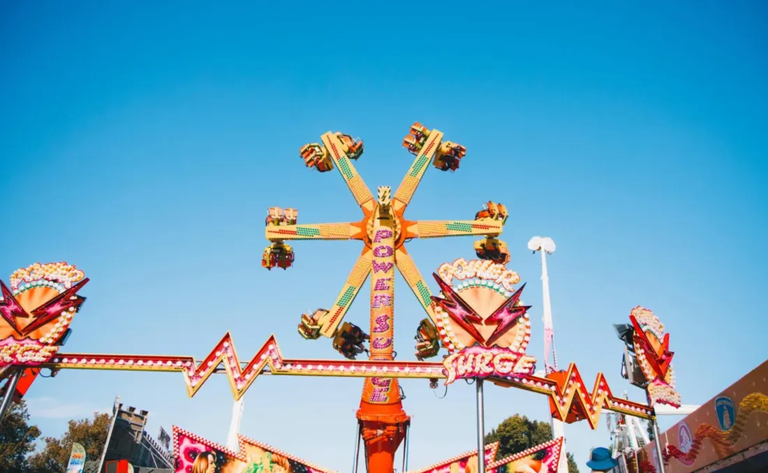 Les forains organise une opération escargot pour barrer le relais de la flamme olympique, mercredi