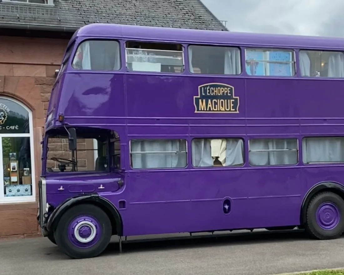 Le Magicobus s'est garé le long de la gare de Mutzig pour le week-end.