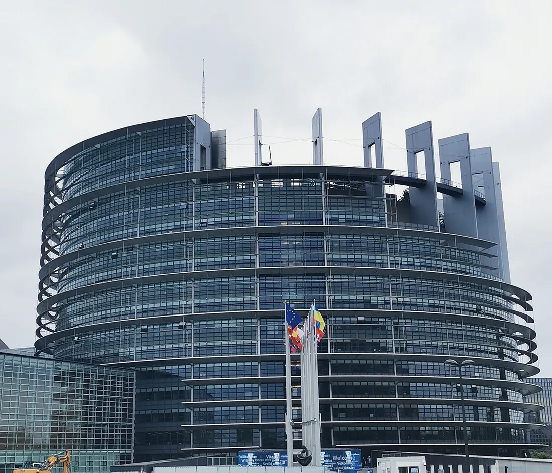 Ce contrat triennal améliorera l'accessibilité de Strasbourg et de ses institutions européennes. 