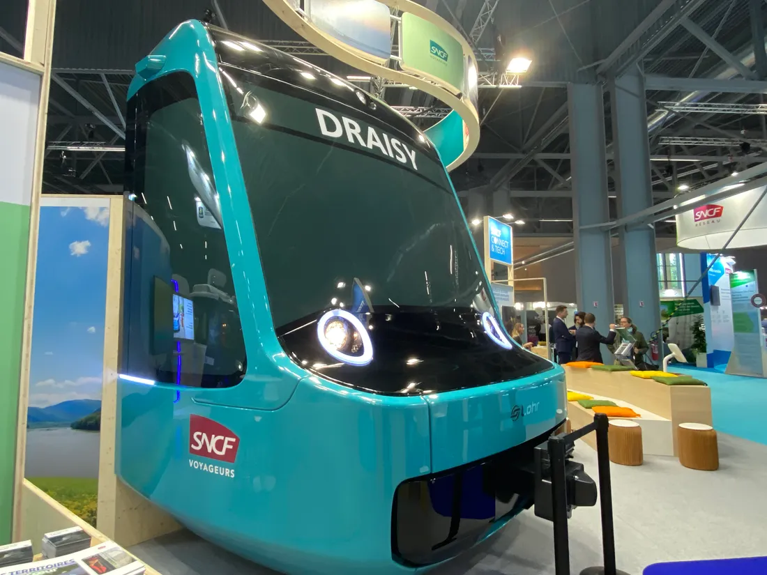 Voici le nez du futur train Drais y lors du European Mobility Expo de Strasbourg.