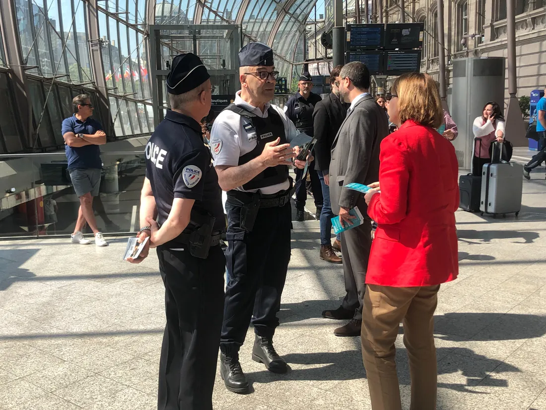 L'opération s'est déroulée en présence des forces de l'ordre et  de Josiane Chevalier 