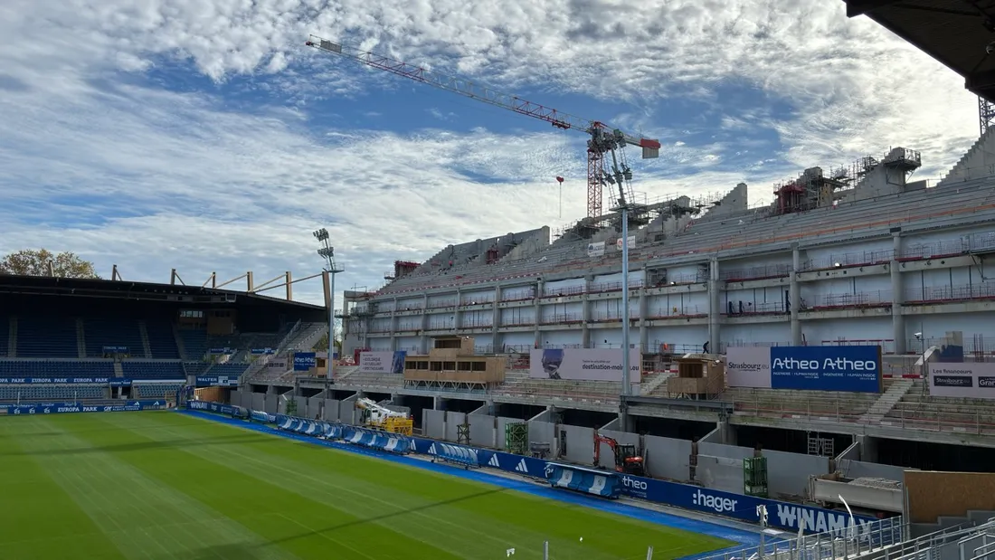 La tribune sud de la Meinau, toujours en travaux.