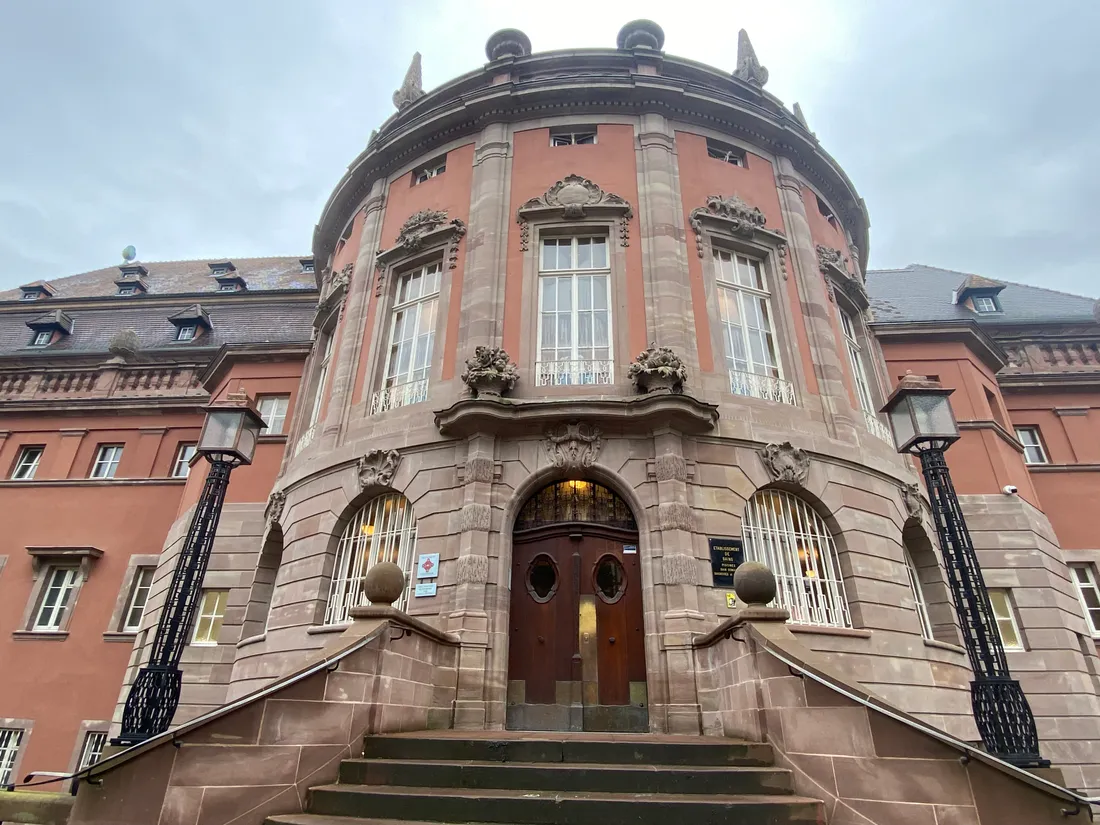 Les Bains Municipaux fêtent noël avec un nouveau marché.