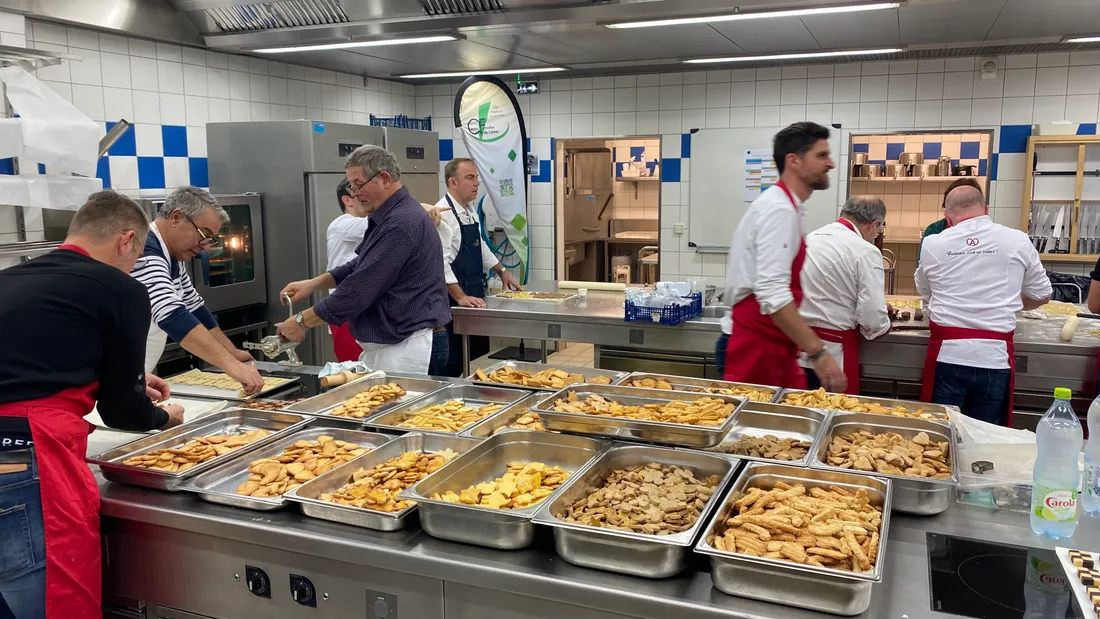 Plus de 100 kg de bredele ont été produit ce 13 novembre.