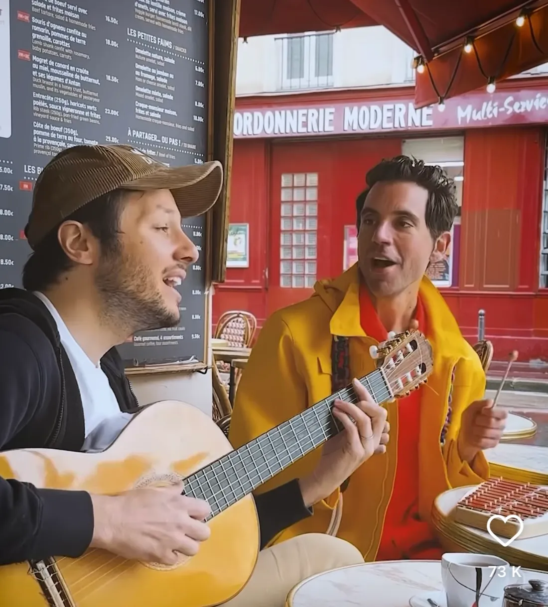 Mika et Vianney ont ravi les passants à Paris