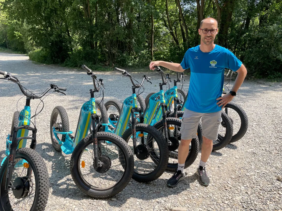 Stéphane propose depuis très récemment des sorties en trottinettes électriques tout-terrain