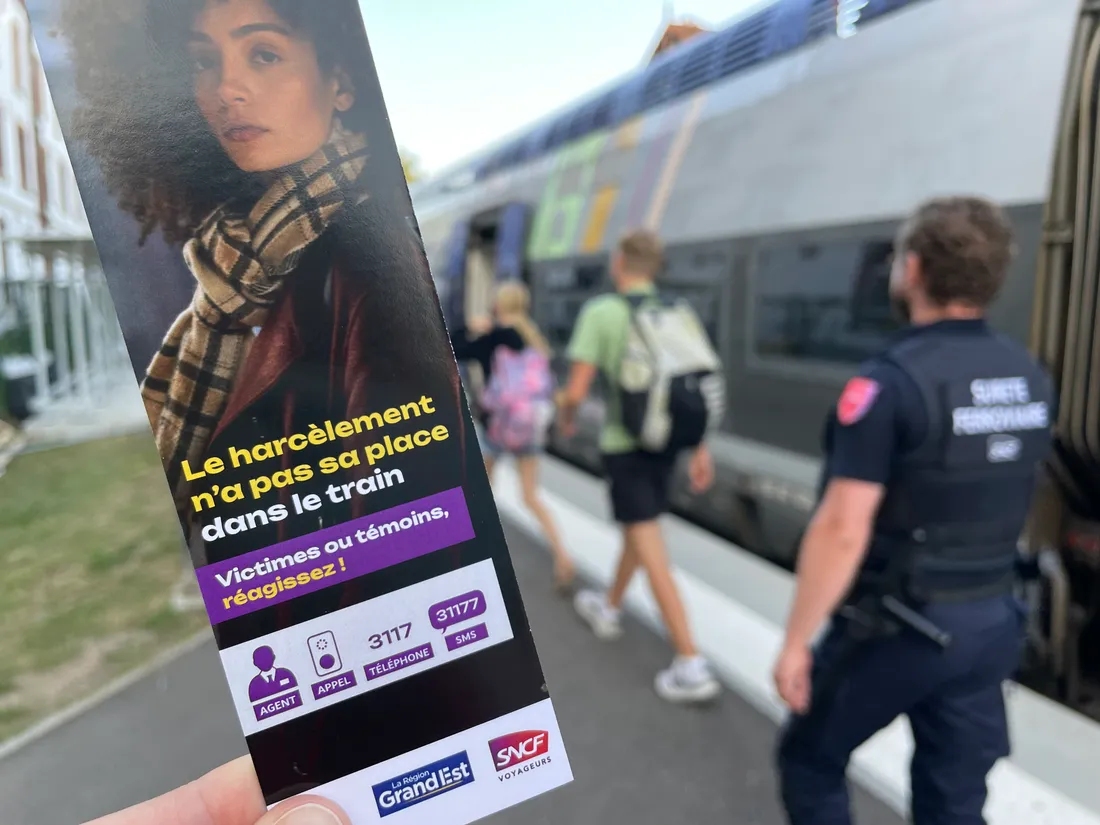 Des flyers sont distribués dans les 28 gares partenaires de cette opération