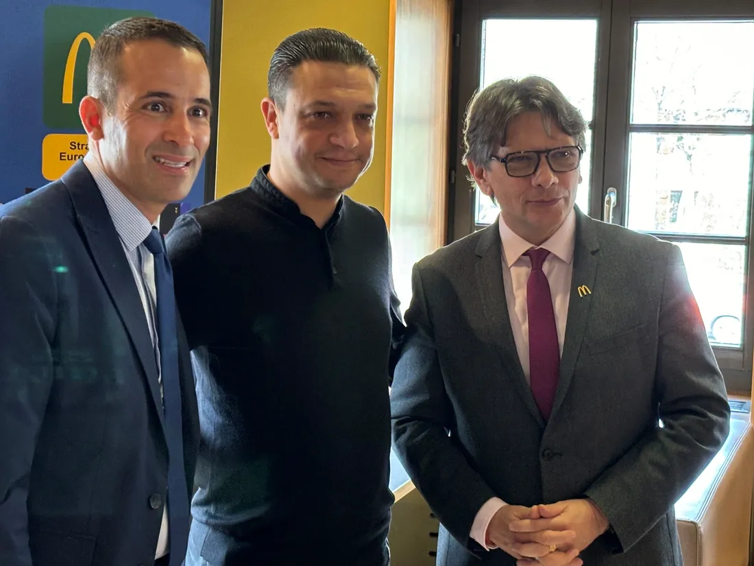 Laurent Liautaud (ici à droite) est le gérant des restaurants de l'Eurométropole de Strasbourg