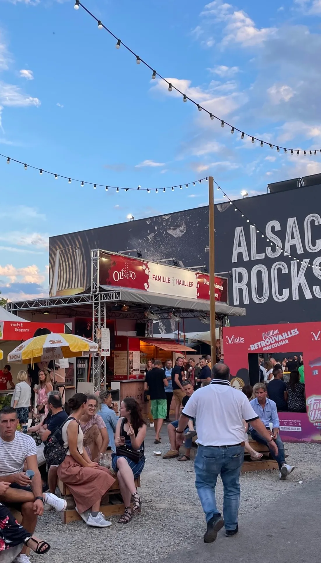 Des amis, la fête : la Foire aux vins d'Alsace à Colmar a tenu toutes ses promesses