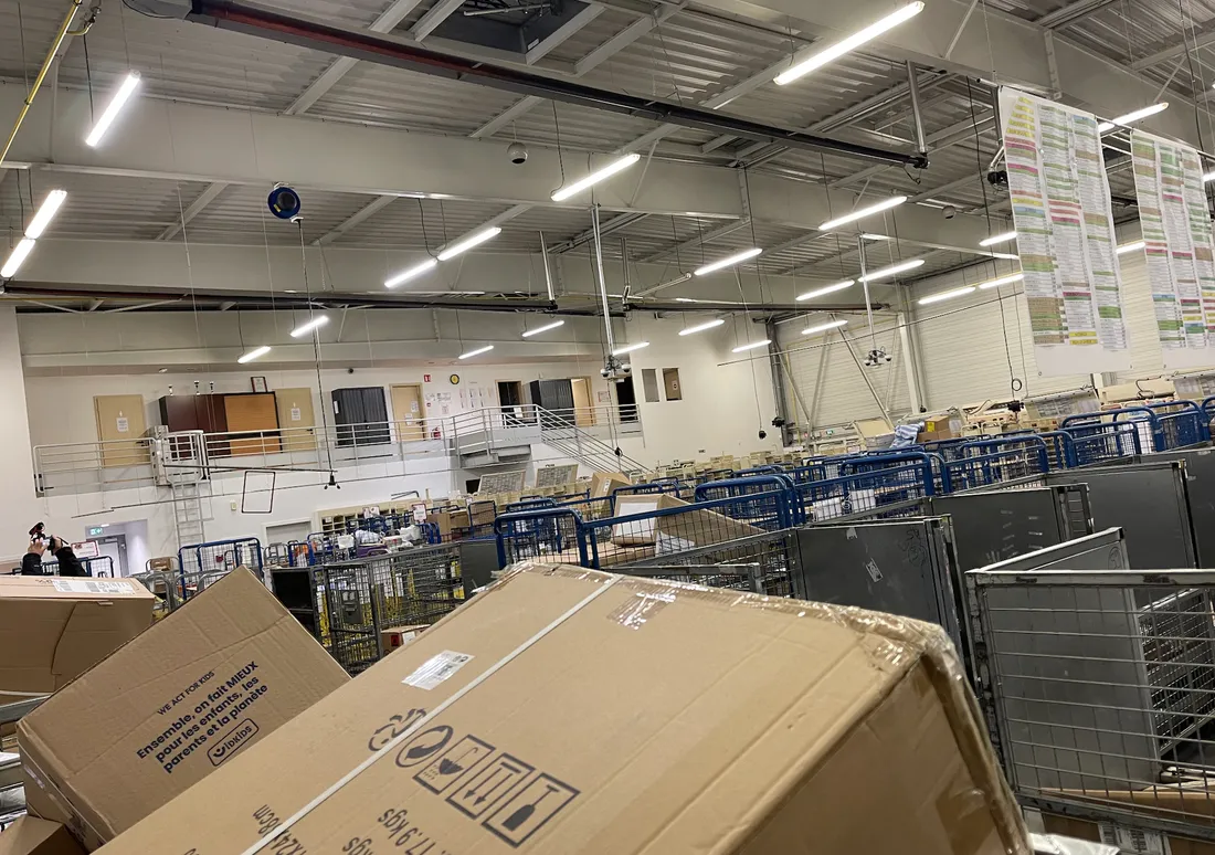 Le centre de tri de Molsheim traite plus de 4 000 colis par jour en cette période de fête 