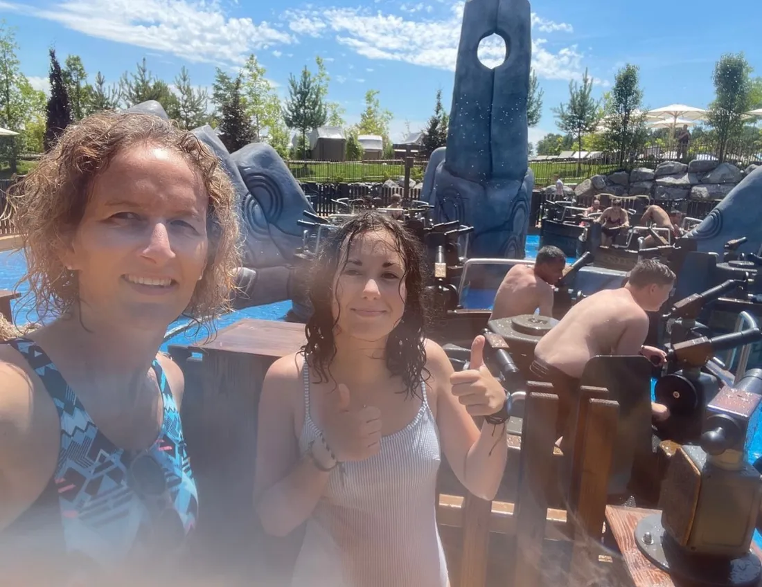 Julia et Céline ont testé Tonnevirvel à Rulantica (l'appareil photo a pris l'eau !)