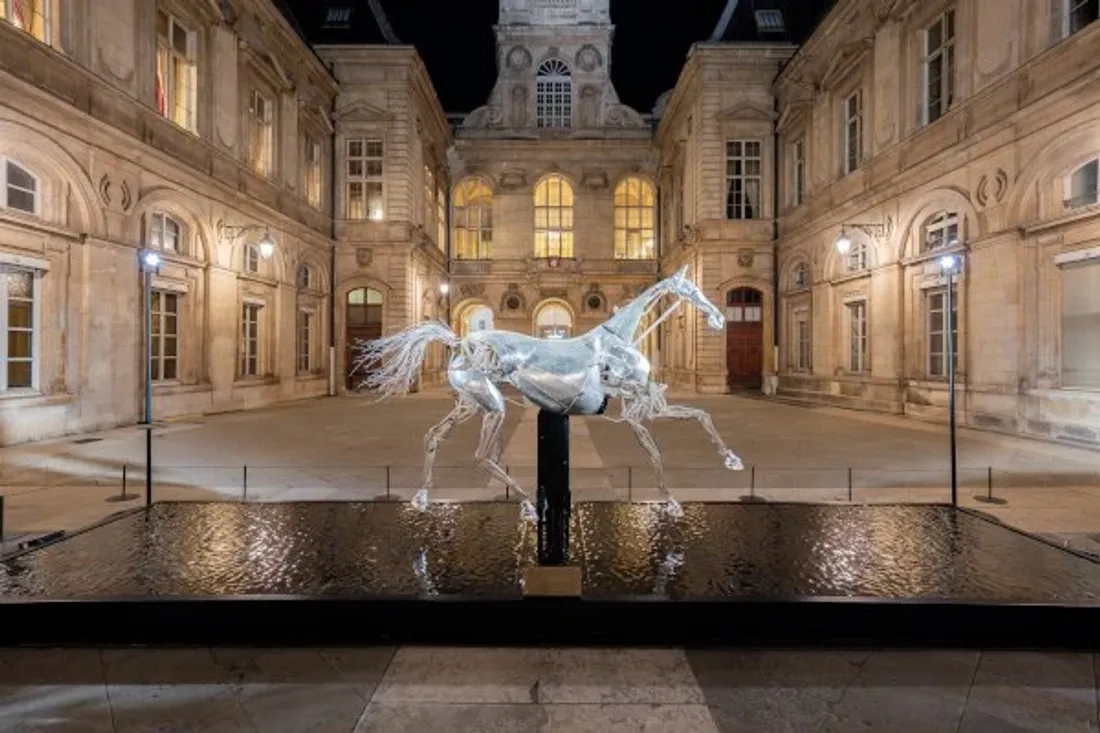 Zeus est connu du monde entier grâce à la cérémonie d'ouverture de Paris 2024