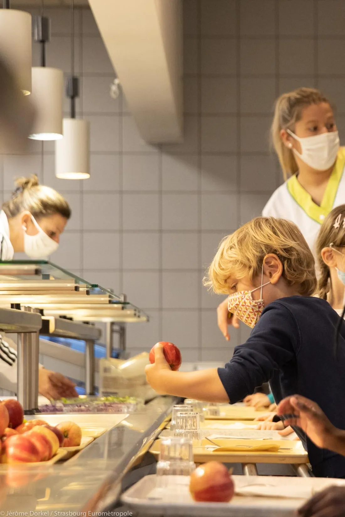 La Ville de Strasbourg demande aux parents de ne pas mettre leurs enfants à midi à la cantine