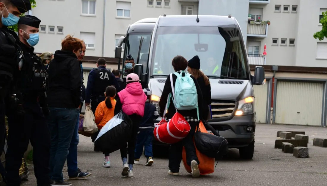 Un bus a été mis à disposition des personnes installées dans les immeubles depuis décembre 2021
