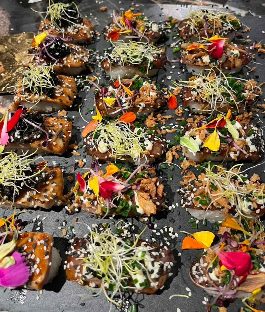 Très instagrammable, les sushis burn sont une nouveauté en France