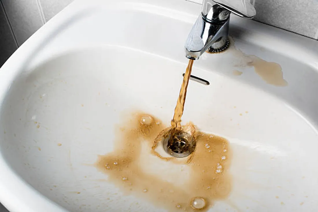 De l'eau brune s'écoule des robinets à Hoerdt 