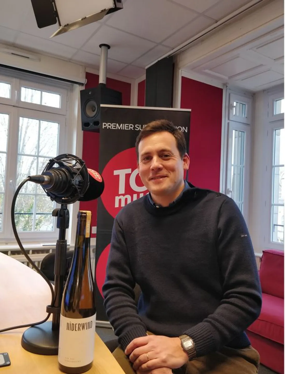 Igor Monge dans les studios de Top Music