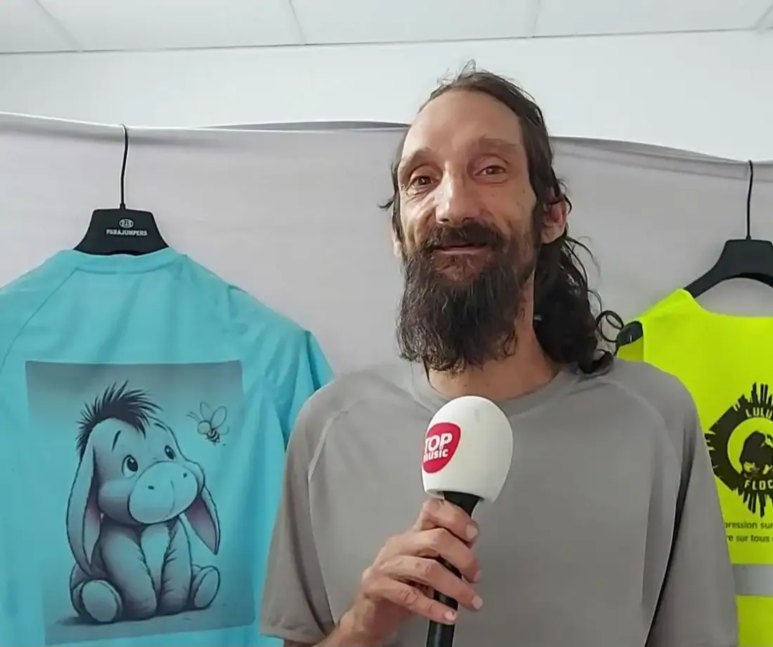 Après des années dans la rue, il lance son entreprise de flocage à Mulhouse