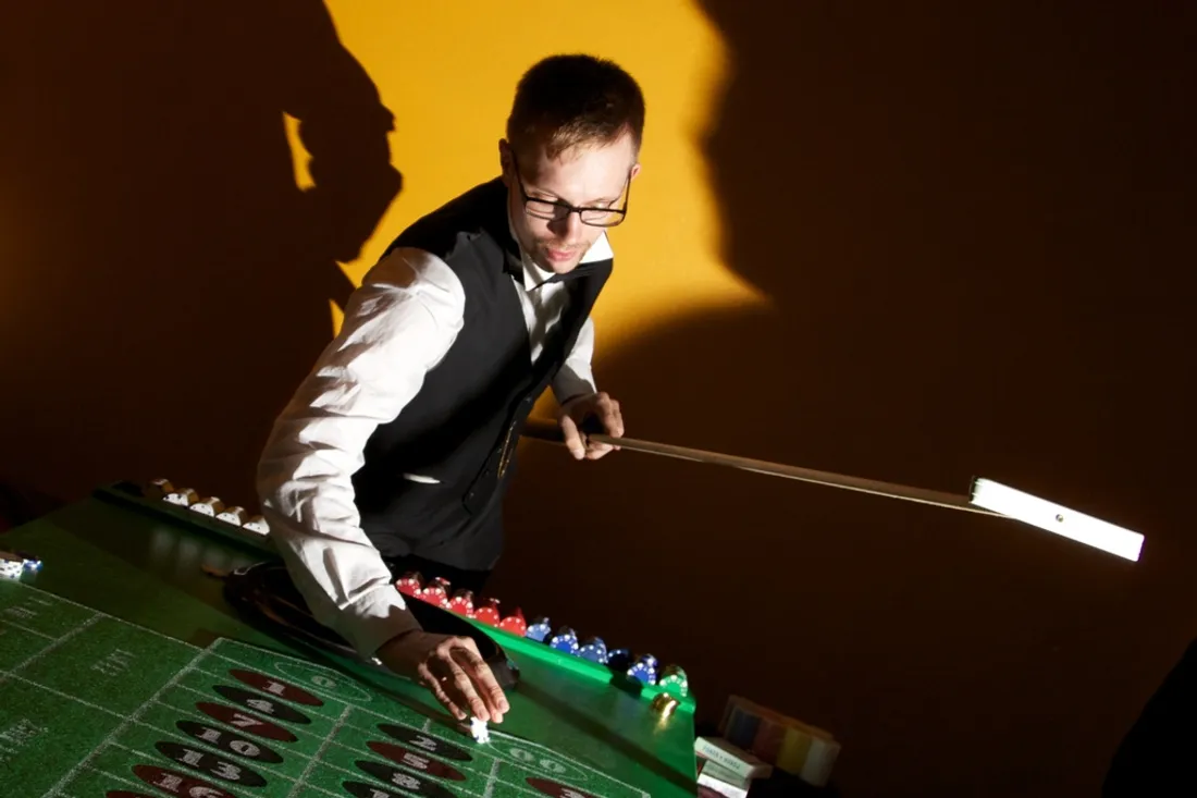 Les casinos cherchent des croupiers