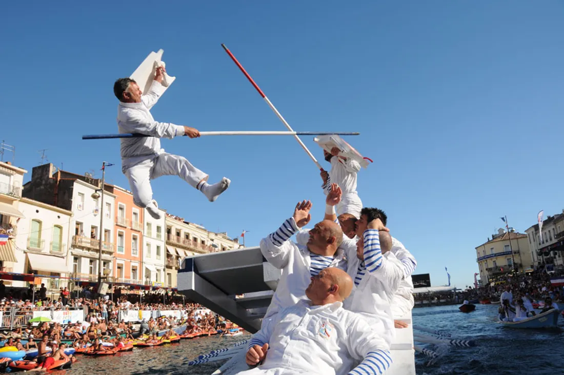 Le tournoi des jouteurs lourds à 14h30, à Sète.