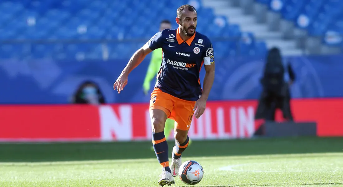 Vitorino hilton avec le maillot du Montpellier-Hérault.