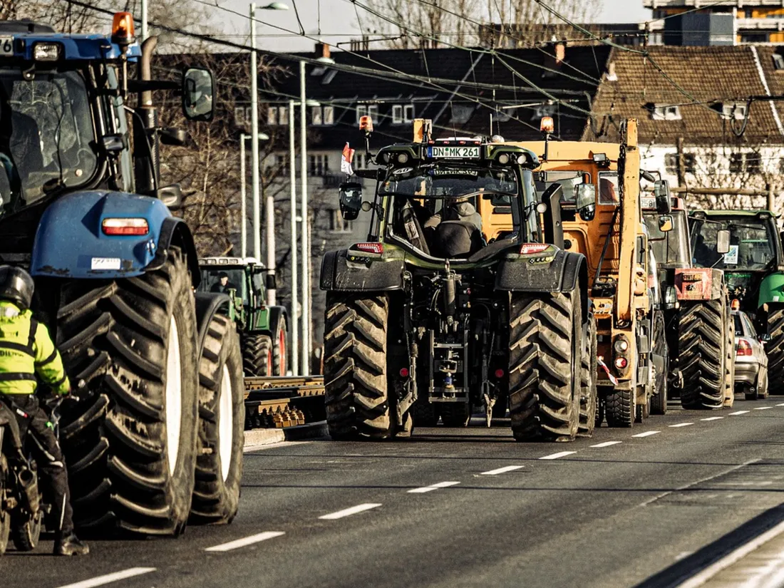 Blocages sur l'A9 et l'A7 pour le moment.