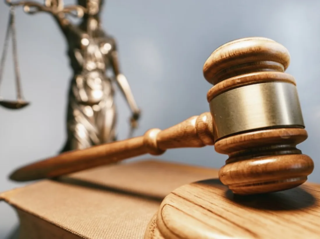 les soignants devront présenter au moins une dose de vaccin d'ici mercredi.