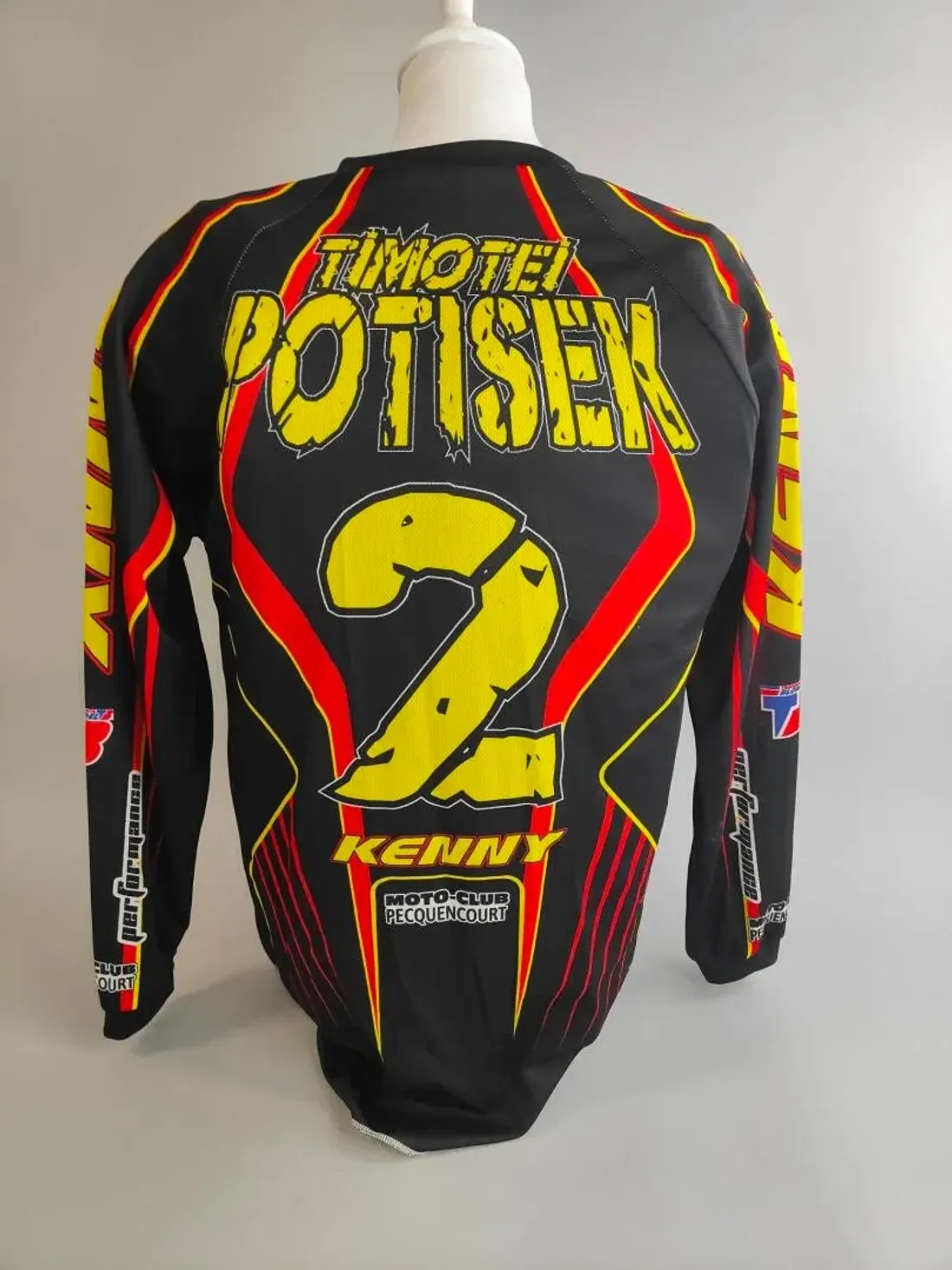 Une vente aux enchères dans le cadre de l'Enduropale