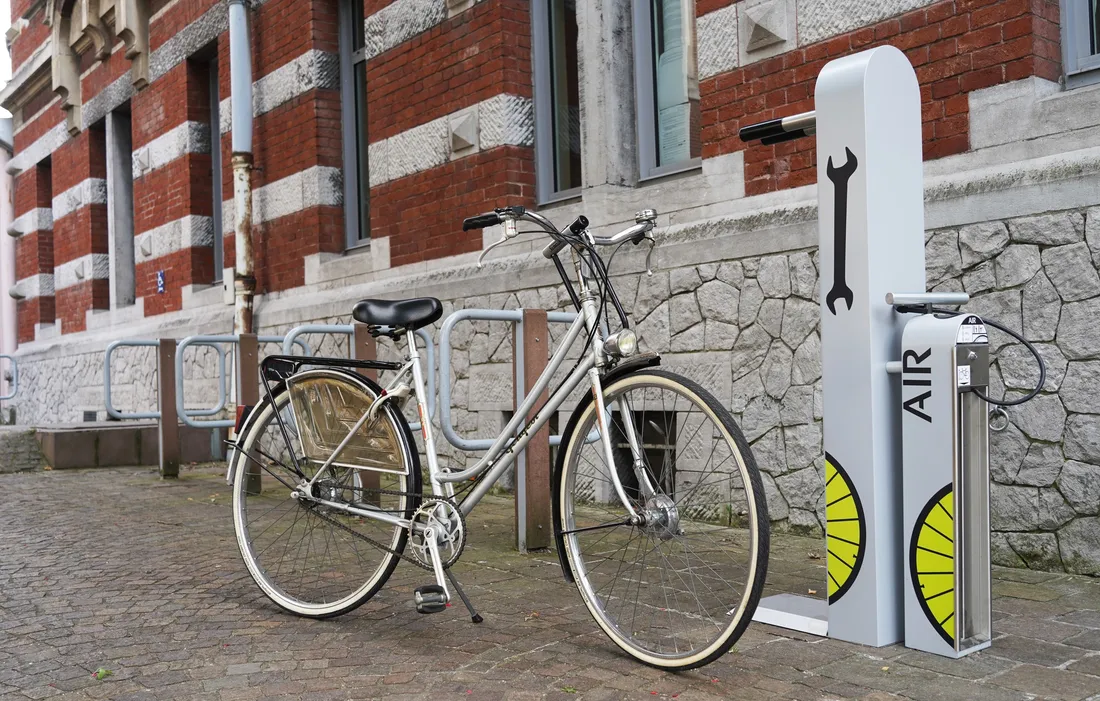 Une station de gonflage et petites réparations a été installée