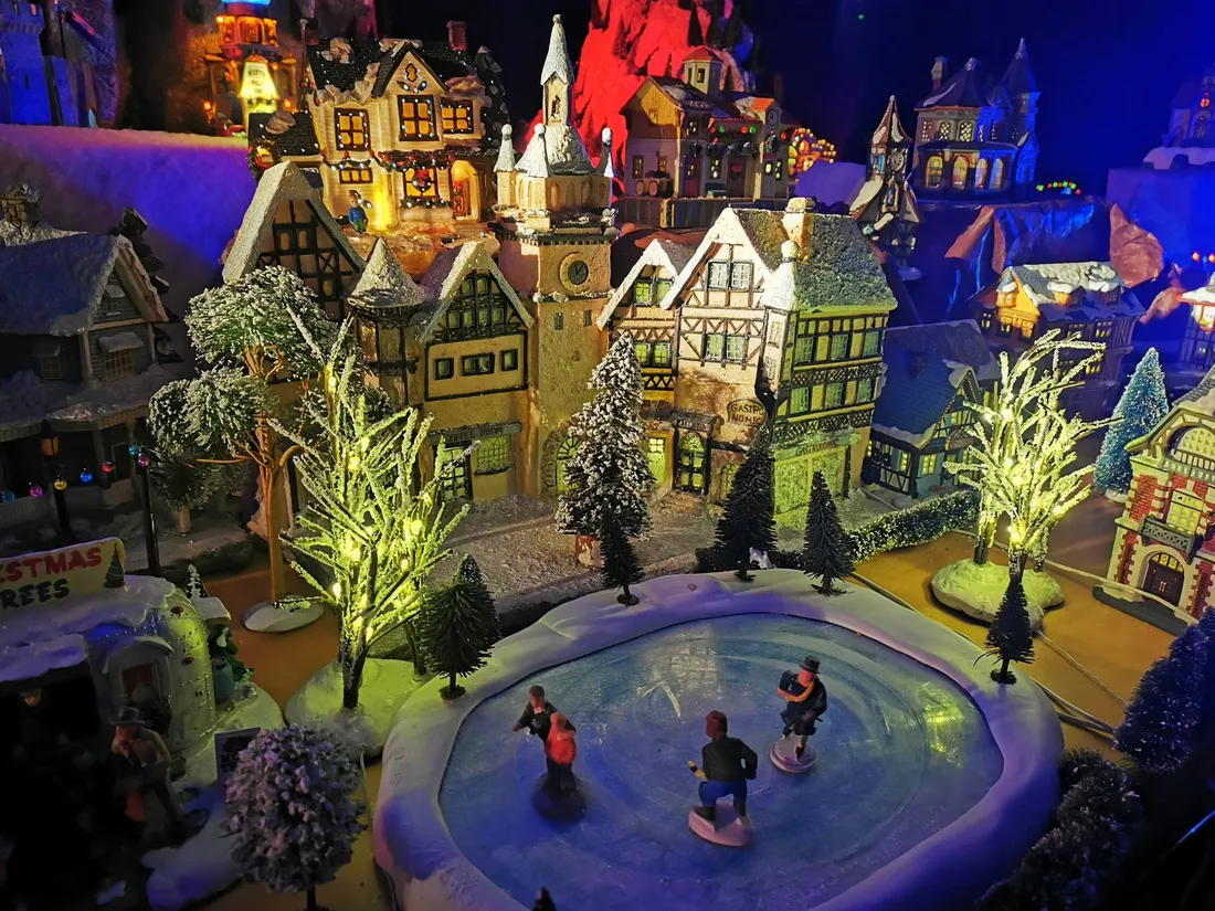 Un village de Noel installé à Lens